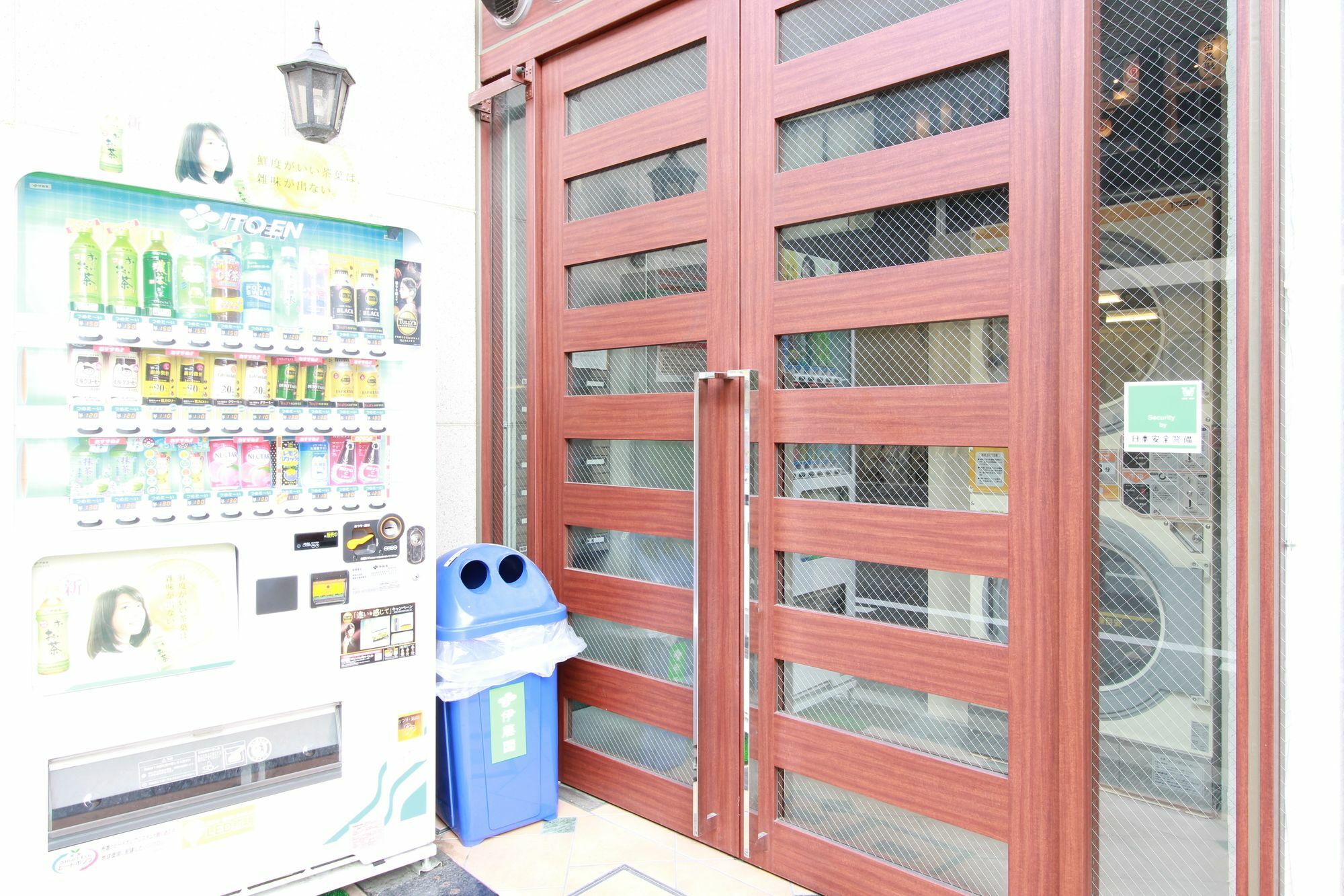 Апартаменты Patio Kyobashi Осака Экстерьер фото